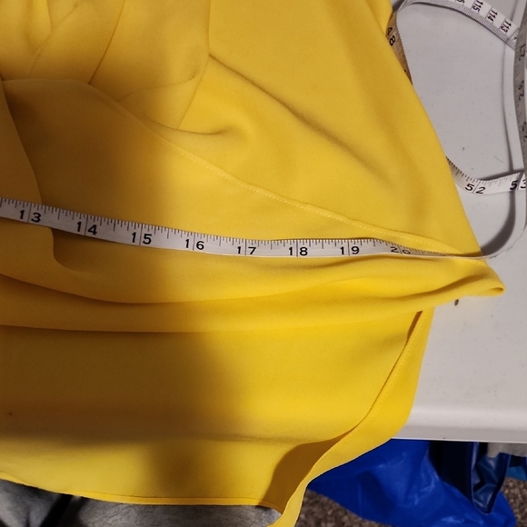 Vince Camuto Yellow Wrap Sleeveless Top - Picture 6 of 8